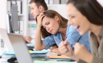 Desconfiança no trabalho: superando o enfrentamento mental para alcançar a autoconfiança