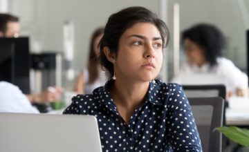 Pessoas infelizes no trabalho: como identificar e dicas de como lidar