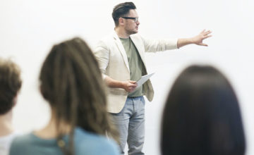 Saiba como palavras de incentivo no trabalho podem fazer a diferença na sua equipe